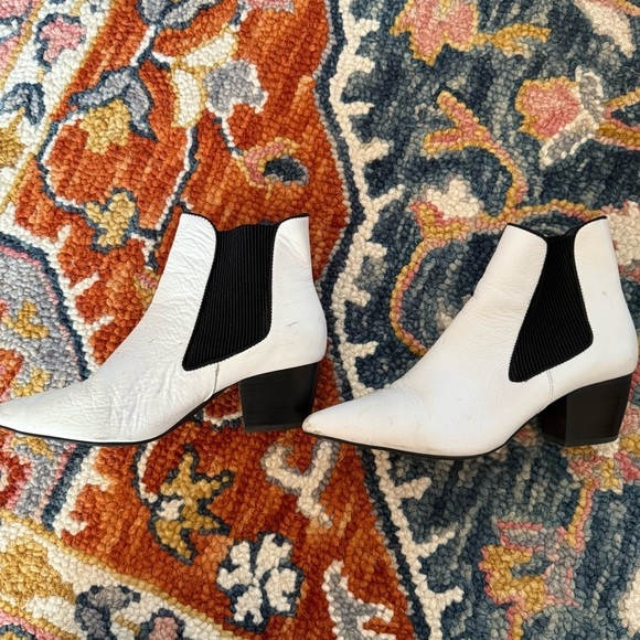 SOL SANA – Edited & Co Sol Sana White Heeled Ankle Chelsea Boots EU 39 / US 8